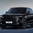 Range Rover Sport 黯黑版台灣限量導入 50 席配額，建議售價新台幣 389 萬元，並免費升級價值 17 萬元的電動伸縮車側踏板，提供更為便利且優雅的乘車體驗。(圖片提供：JLR)